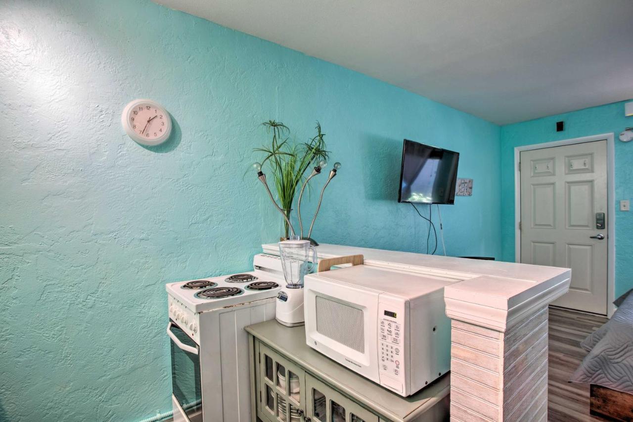 Tropical Pass-A-Grille Gem With Direct Beach Access! St. Pete Beach Bagian luar foto