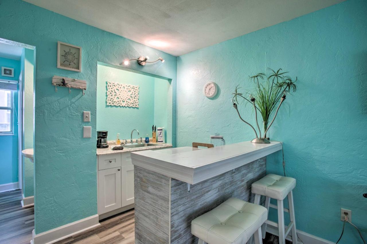 Tropical Pass-A-Grille Gem With Direct Beach Access! St. Pete Beach Bagian luar foto